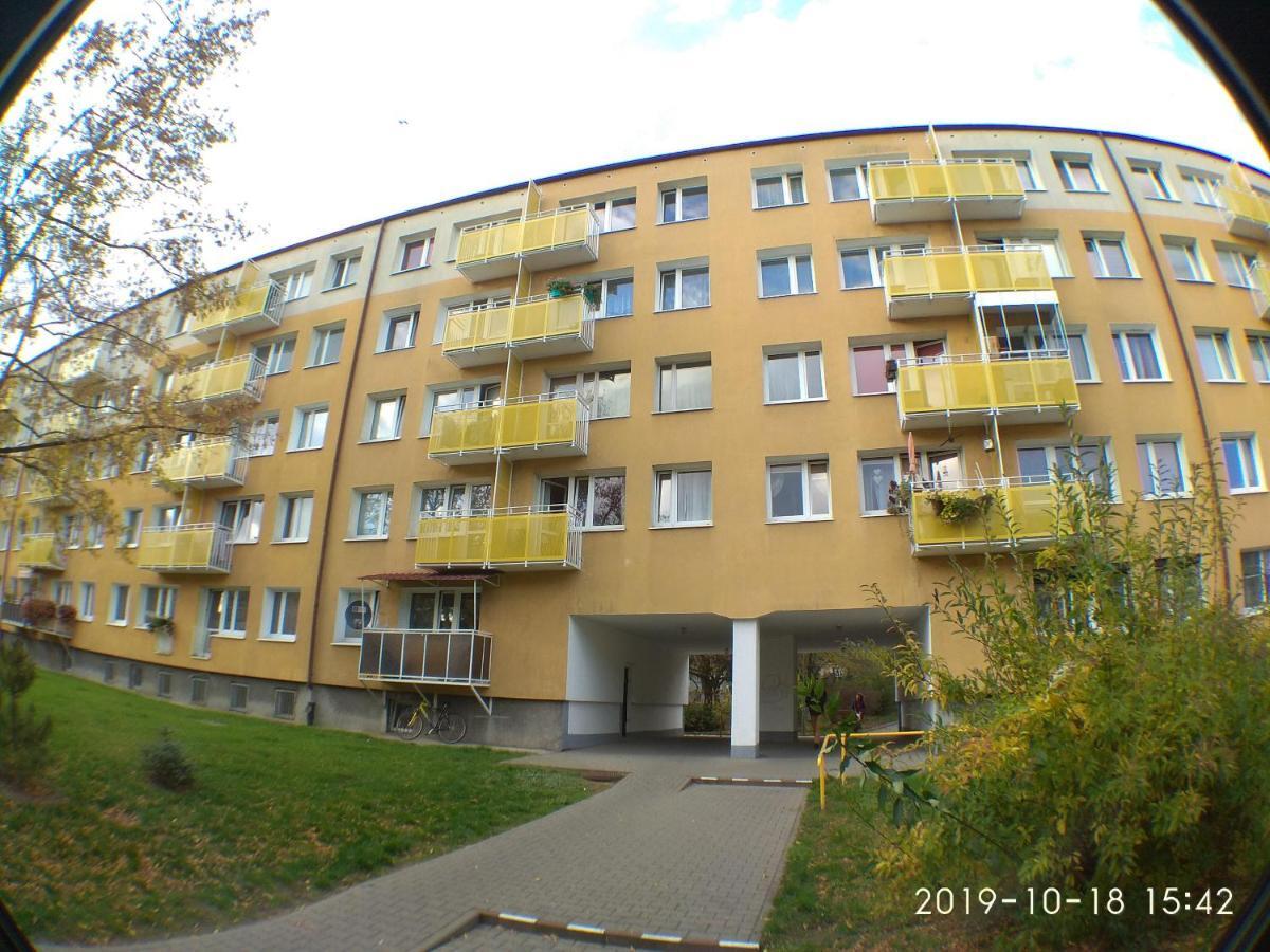 2120 Przyjazni 4 - Tanie Pokoje - Samodzielne Zameldowanie - Self Check In Poznan Exterior foto