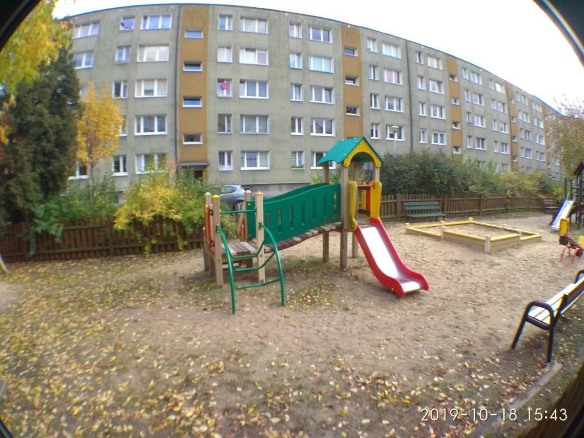 2120 Przyjazni 4 - Tanie Pokoje - Samodzielne Zameldowanie - Self Check In Poznan Exterior foto