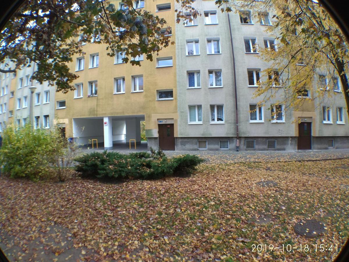 2120 Przyjazni 4 - Tanie Pokoje - Samodzielne Zameldowanie - Self Check In Poznan Exterior foto