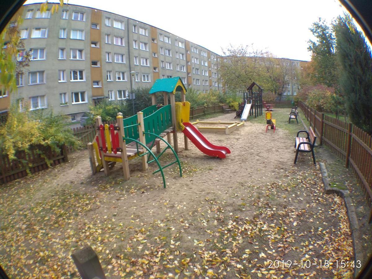 2120 Przyjazni 4 - Tanie Pokoje - Samodzielne Zameldowanie - Self Check In Poznan Exterior foto
